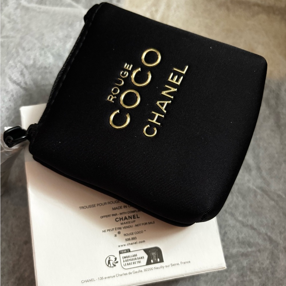 Rouge Coco Lipstick Pouch-(GWP item) - Picture 2 of 3